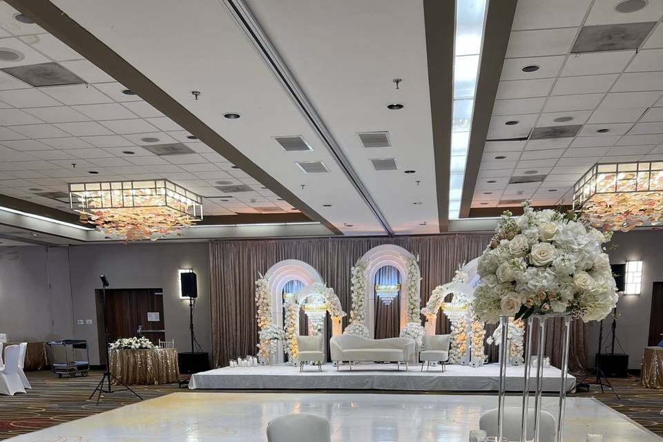 C/D Dance Floor & Arch