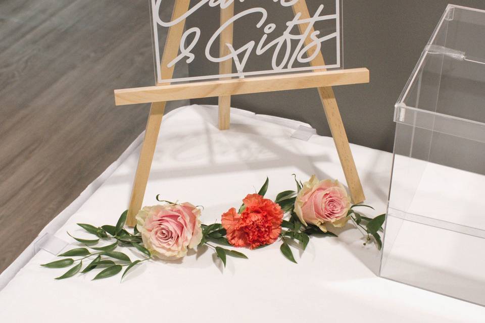 Guest Book & Gift Table