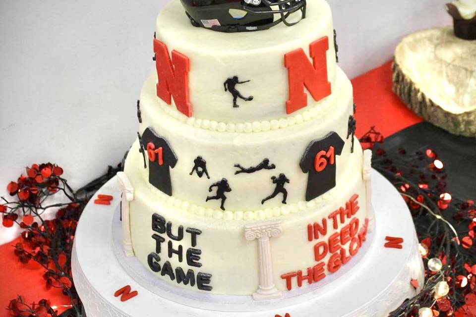 Husker Wedding Cake Decor