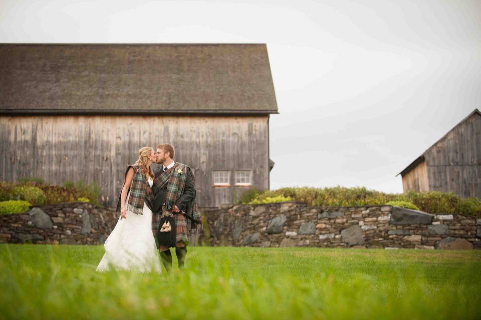 Couple kissing | Rob Spring Photography