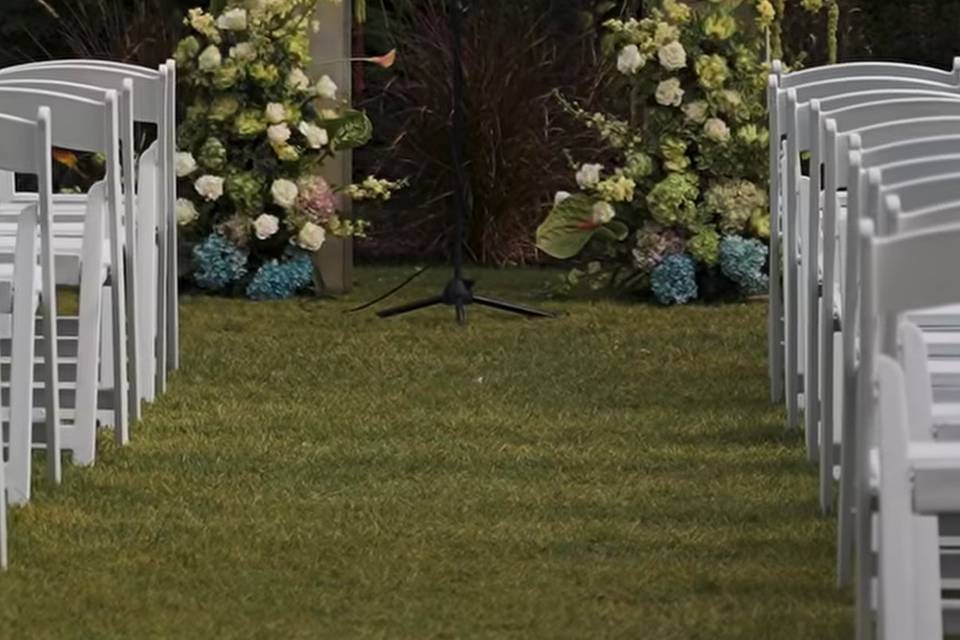 Viral Ceremony Arch
