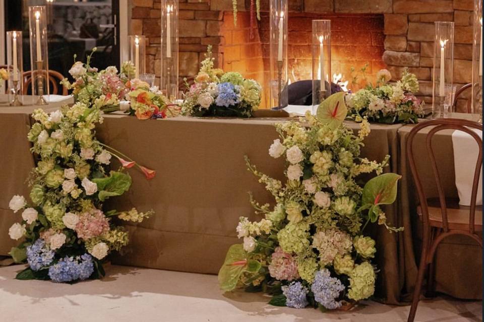 Dramatic Head Table Install