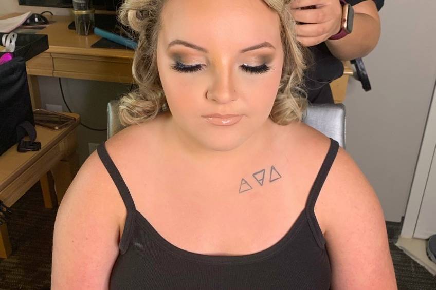 Airbrush with a Smokey eye