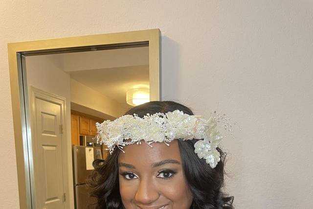 Glowy natural bride