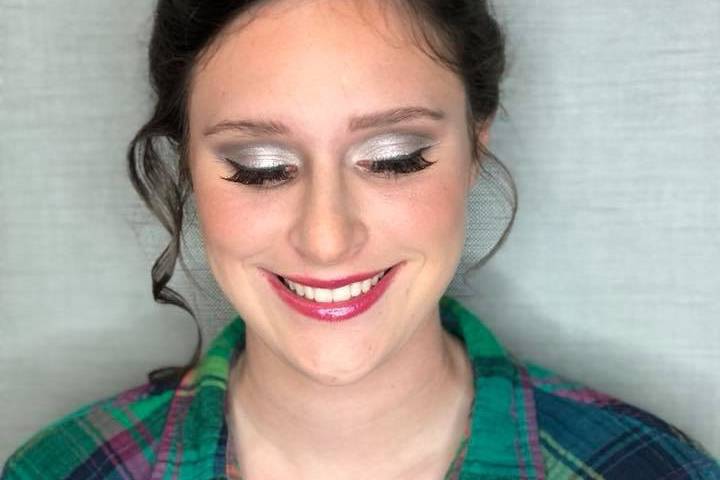 Prom makeup