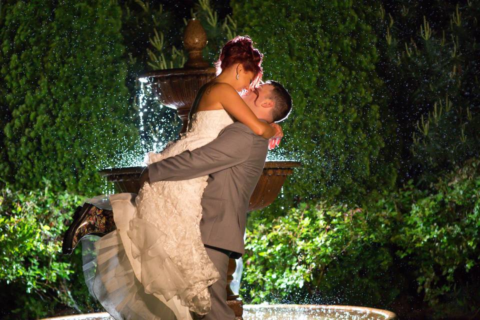 In the rain at the fountain