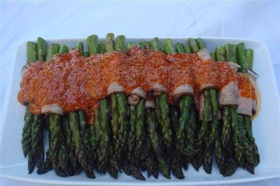 Roast Beef Rolled Asparagus with Red Pepper Pesto
