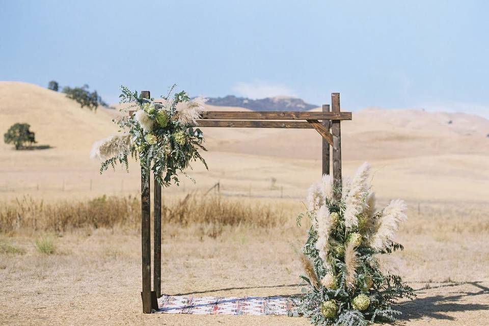 Floral arch decor