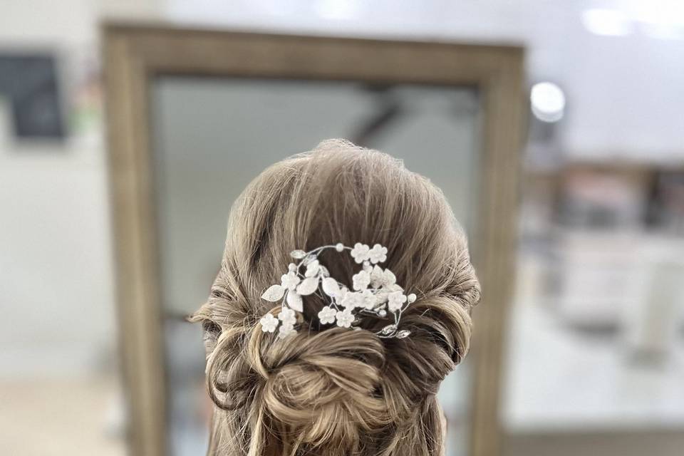 Bridal Hair w/ accessory
