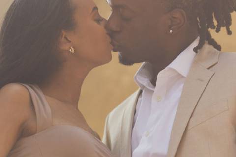 Www.weddingphotographerguy.com