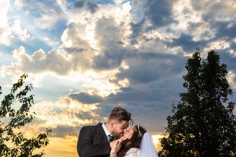 Www.weddingphotographerguy.com