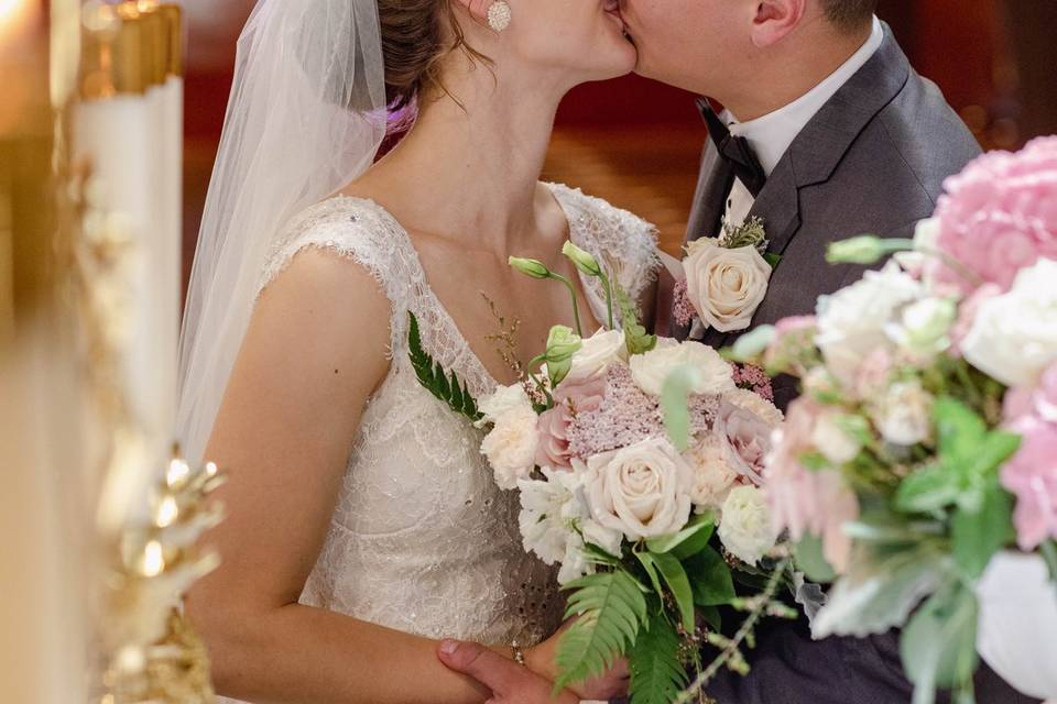 Www.weddingphotographerguy.com