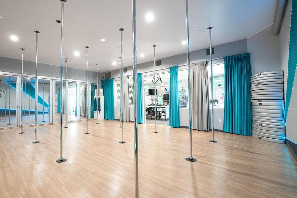 Pole room
