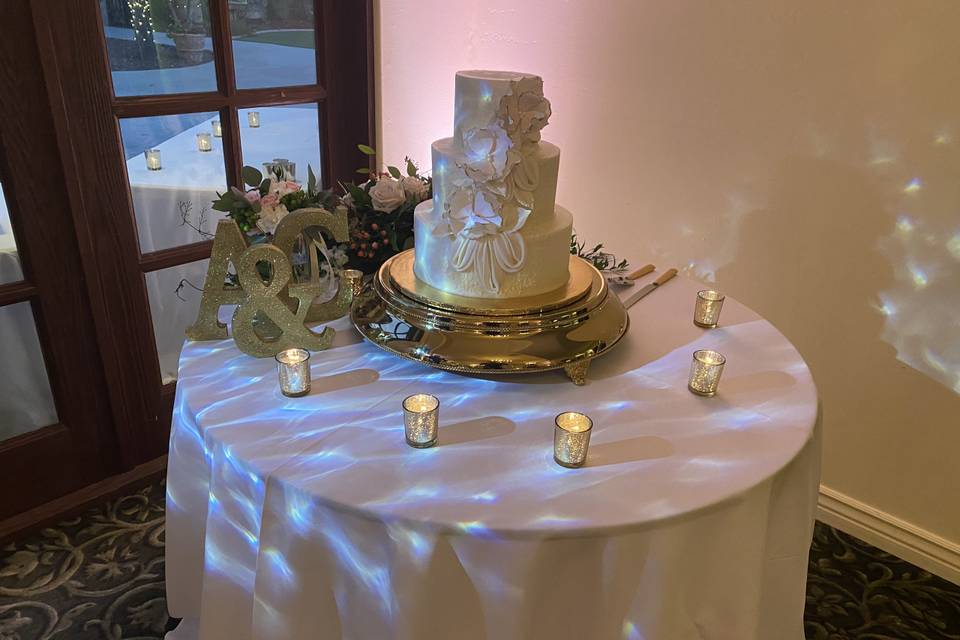 Wedding Cake Light