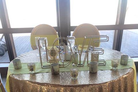 Sweetheart table glam