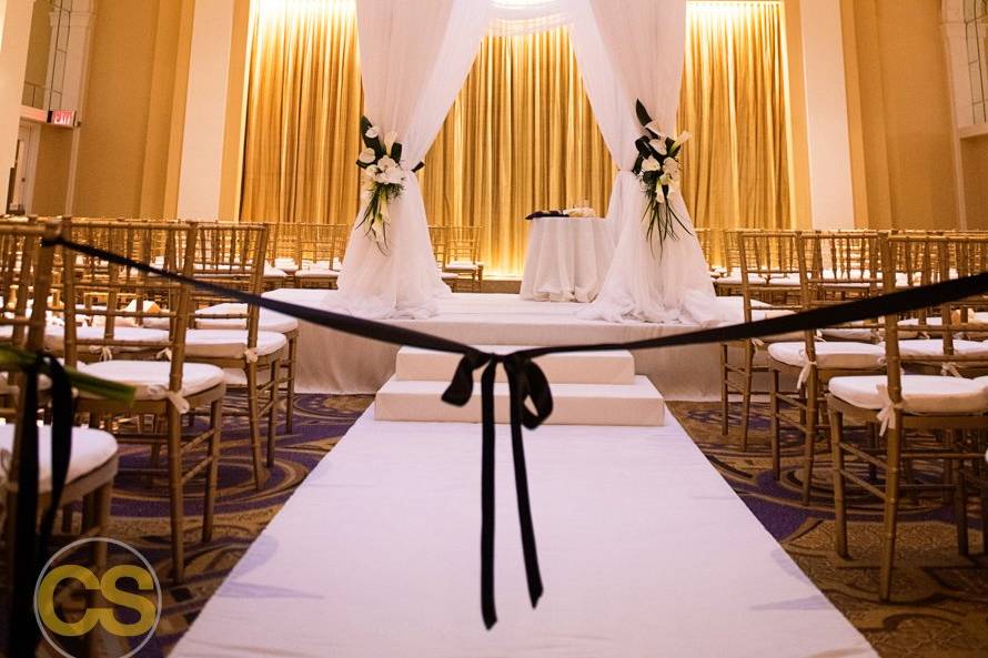 Circular Draped Chuppah