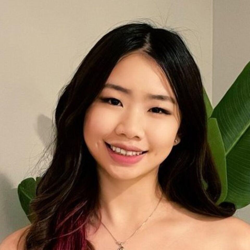 Crystal Lee