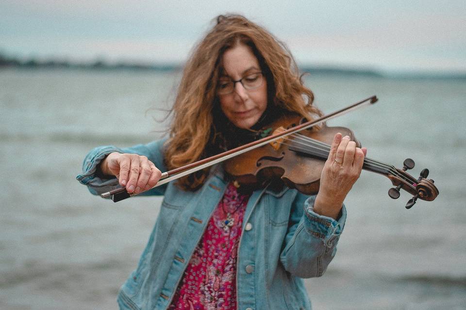 Sandy Herrault, Violinist/fiddler