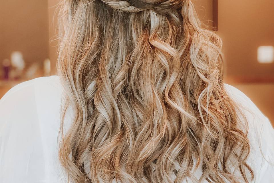 Riah Salon