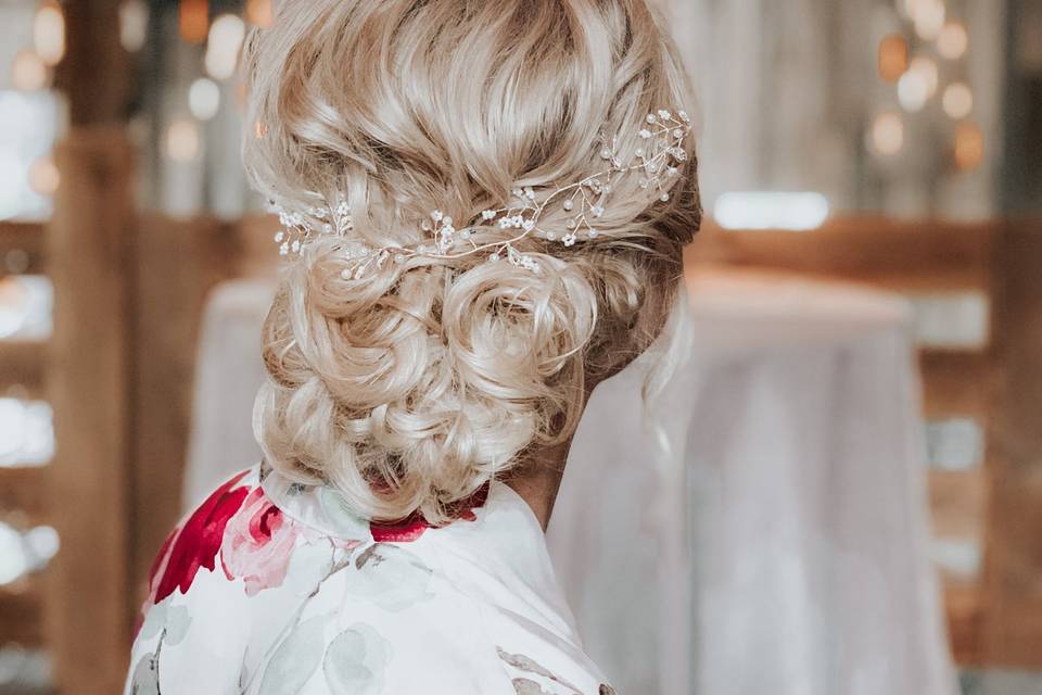 Riah Salon