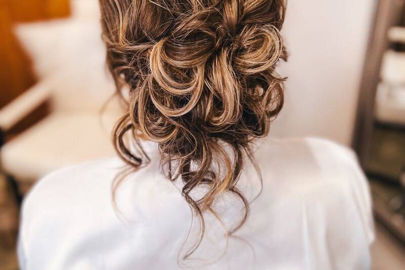 Riah Salon
