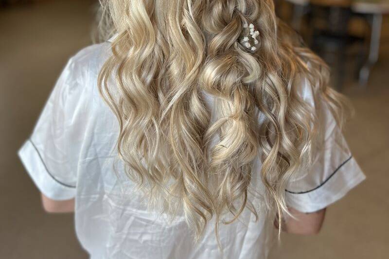 Riah Salon