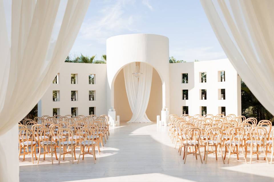 Head table