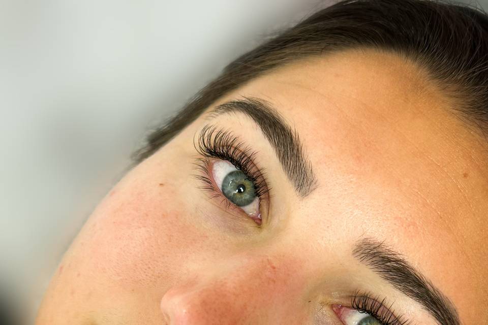 Light Hybrid Lashes