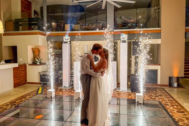Newlyweds with Sparkular and Infinity LED Floor