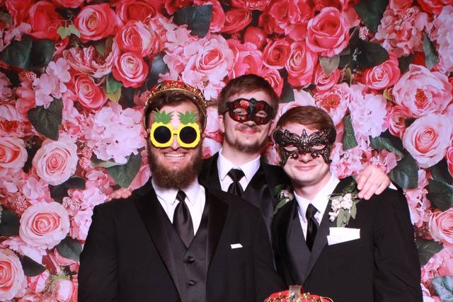 Magic Moments Photo Booth of NWA,LLC