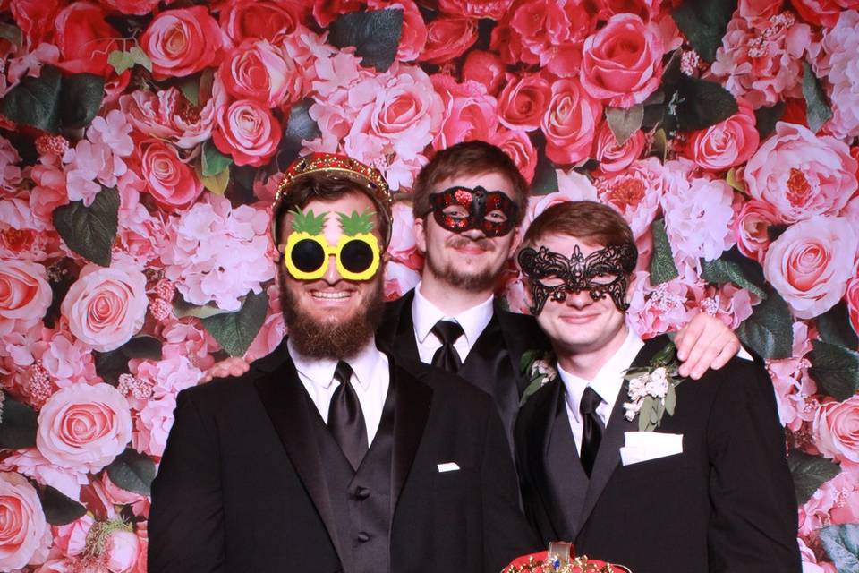 Magic Moments Photo Booth of NWA,LLC