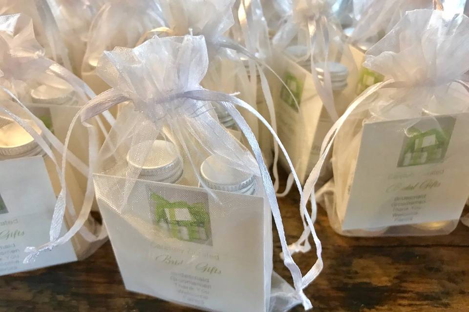 Simple event favors