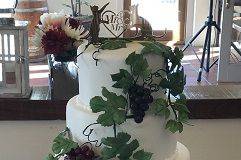 Winery Wedding CakeGumpaste Grape Vines with Isomalt Sugar Grape Clusters