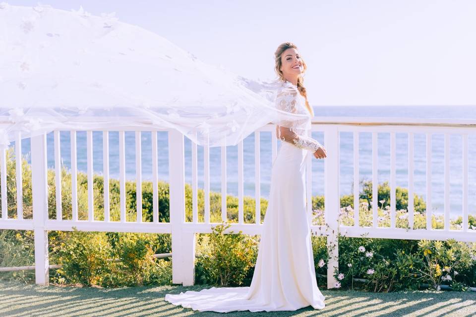 Veil toss