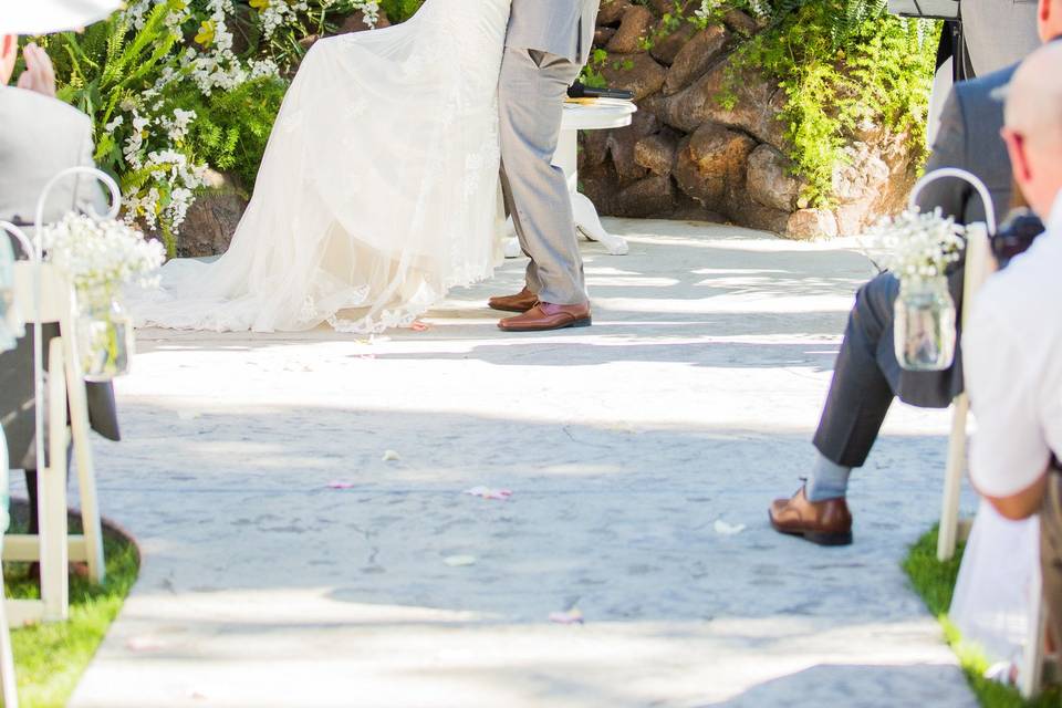 First kiss as husband & wife