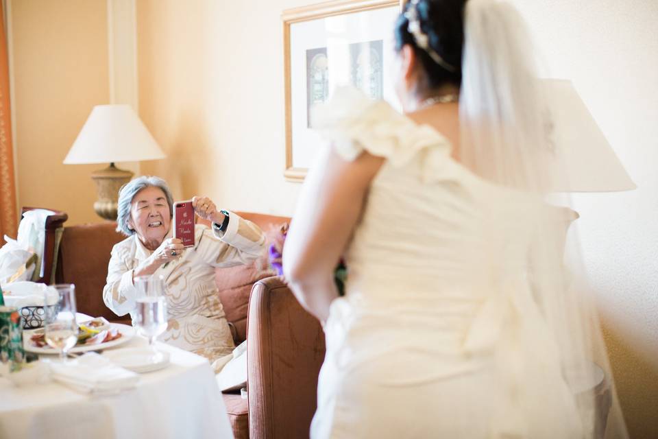 Candid shot of grandma+bride