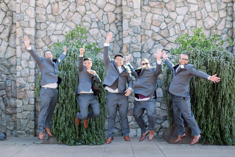 Fun groom+groomsmen shot