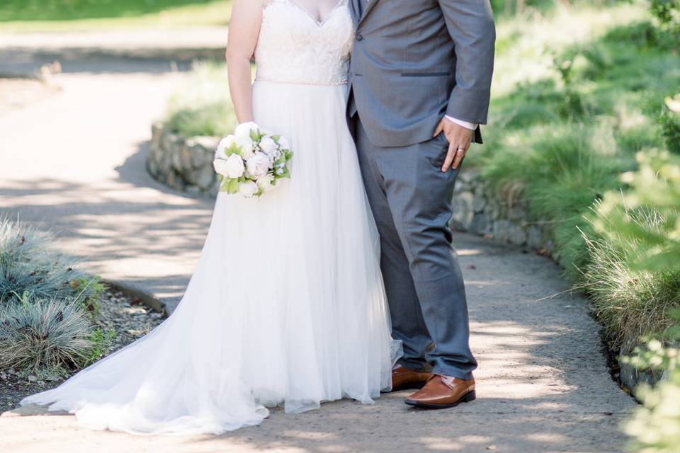 Simple bride&groom shot