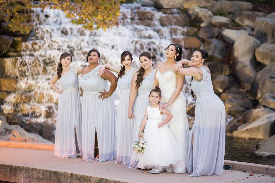 Fun bride+bridesmaids shot