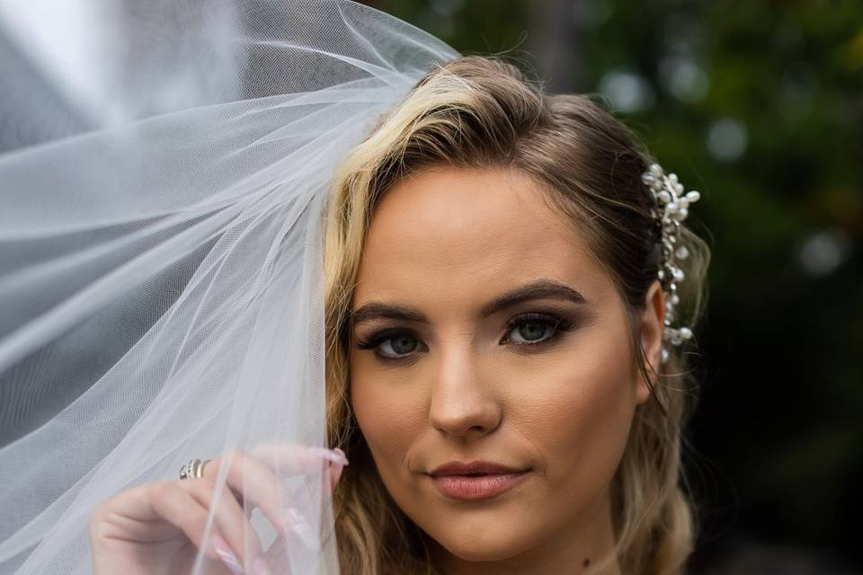 BRIDAL GLAM