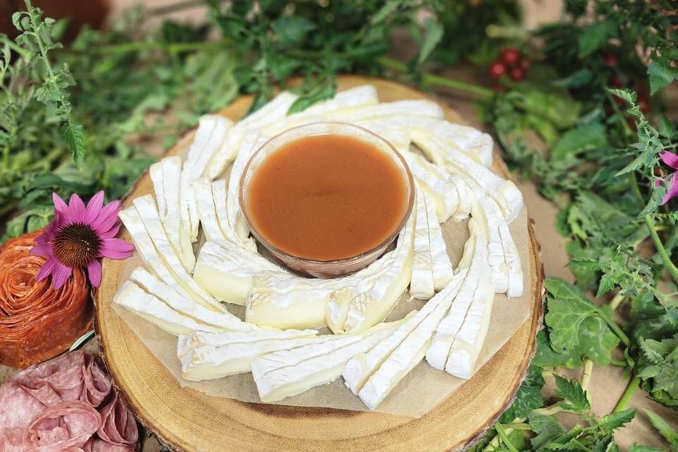 Brie Wheel with Guava
