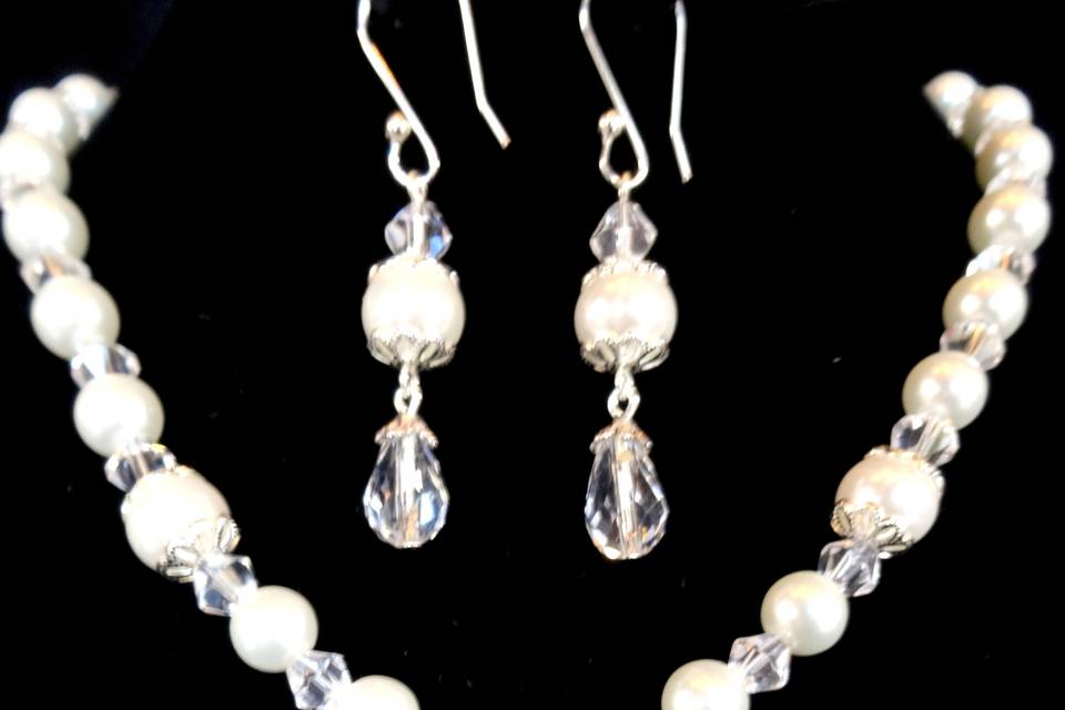 Elegant crystal and pearl necklace with drop.  Very pretty.