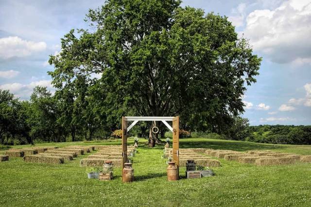 Avenue of the saints amphitheater and event center