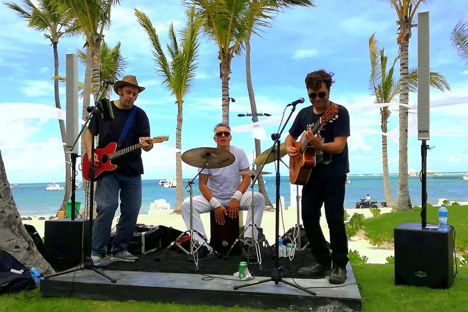 Trio beach performance