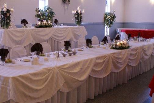 Elevated sweetheart table