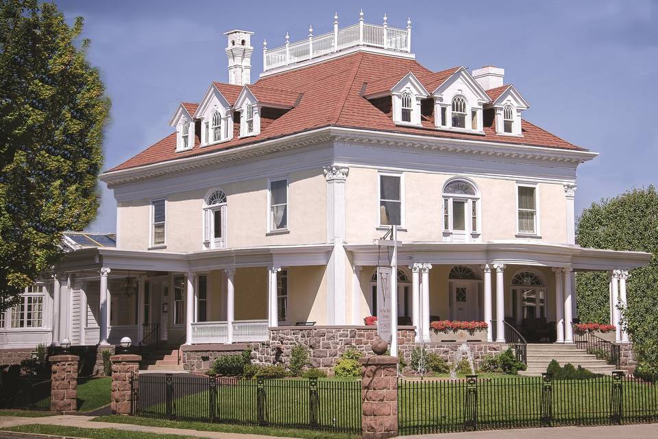 Visage a' Visage Day Spa, Salon & Boutique at the Mansion