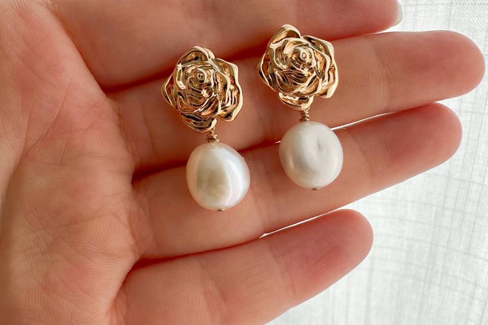 Rose pearl earrings
