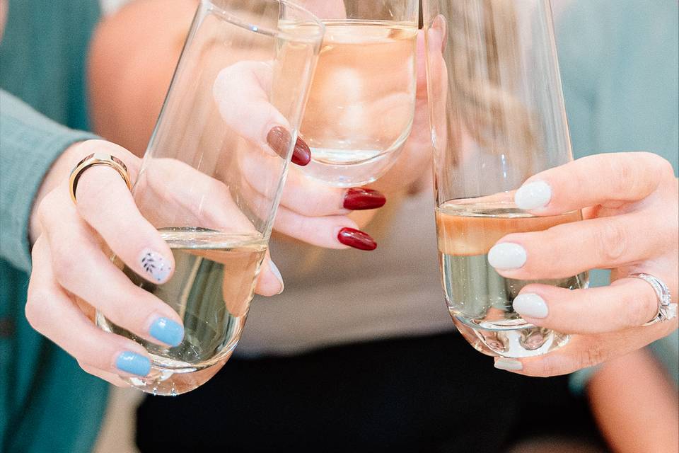 Champagne cheers