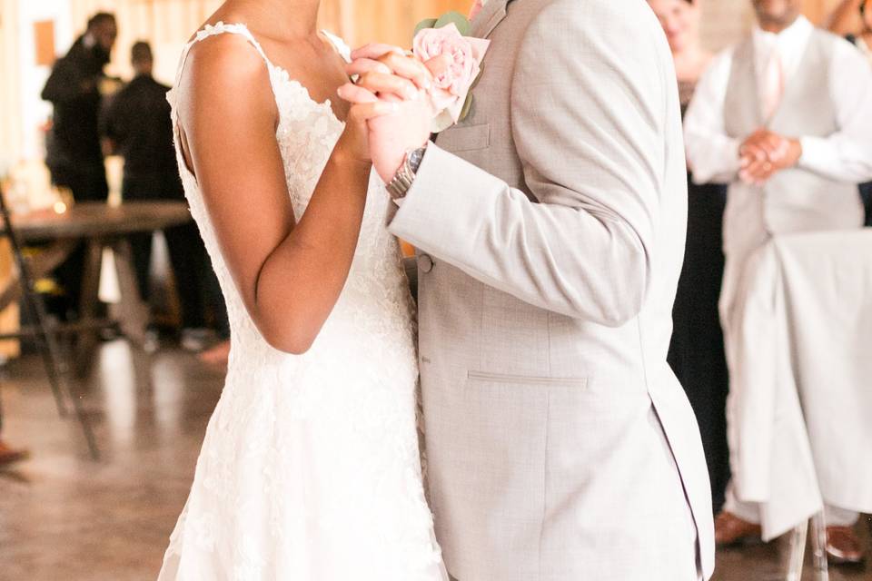 Barn at Oak Creek First Dance