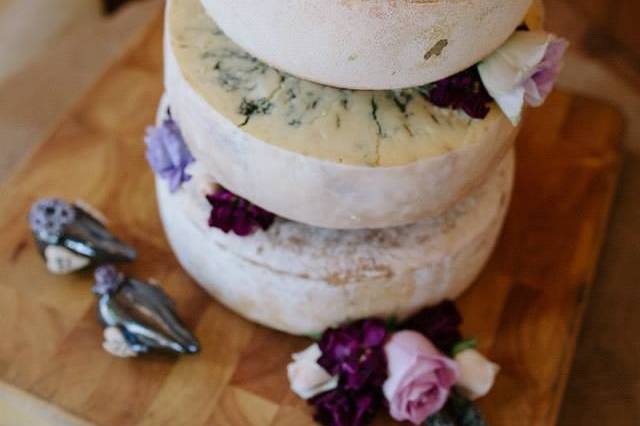 Floral wedding cake